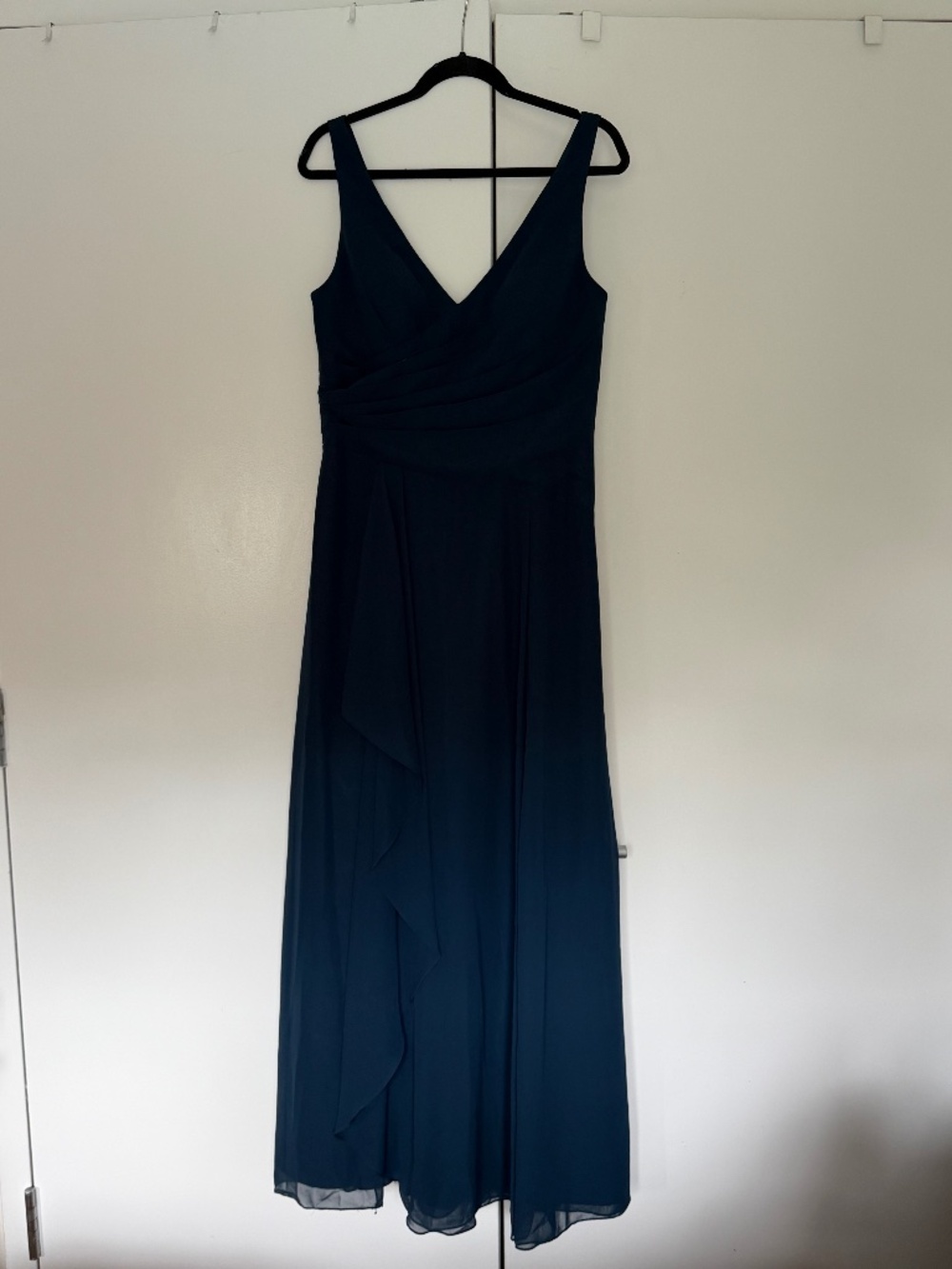 Elegant Navy V-Neck Bridesmaid Dress